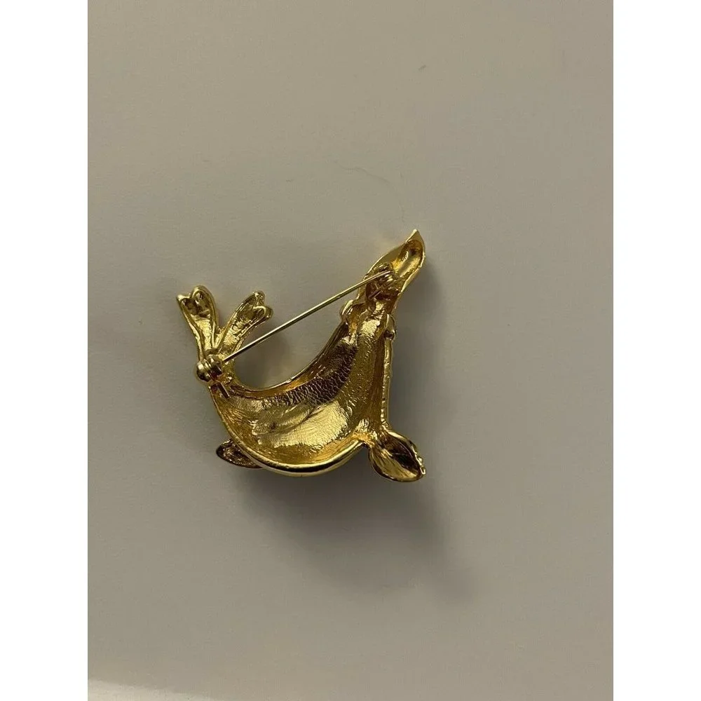 Novelty Pin Gold Black Jewels Seal Pin D11
